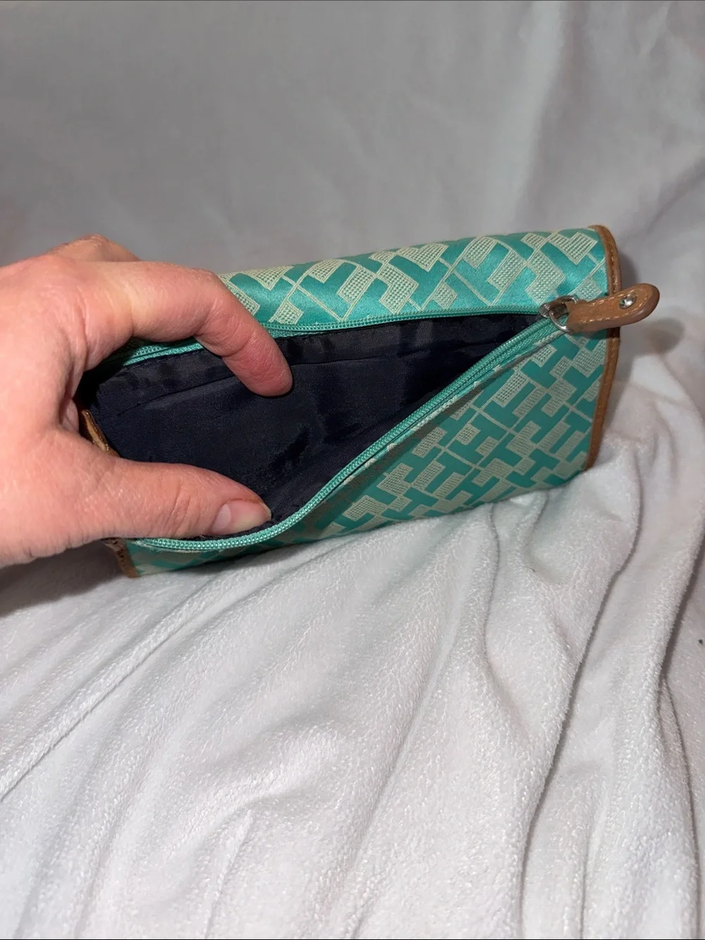 TOMMY HILFIGER Teal signature Wallet with Brown Trim multi cards checkbook